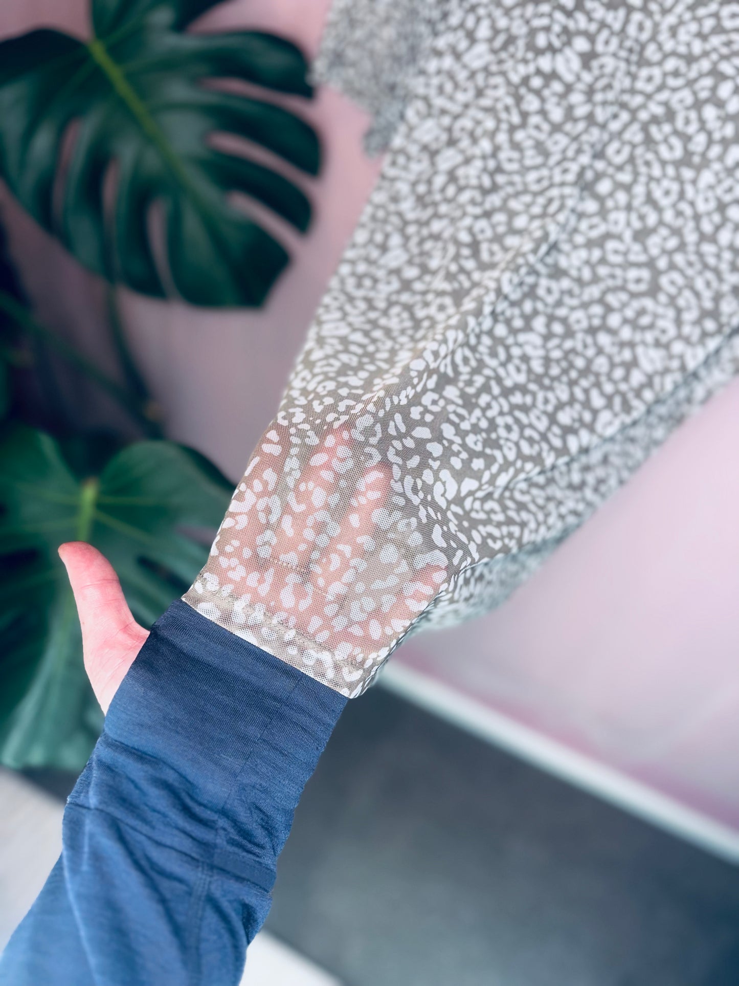 Witchery green mesh printed tee (XL)