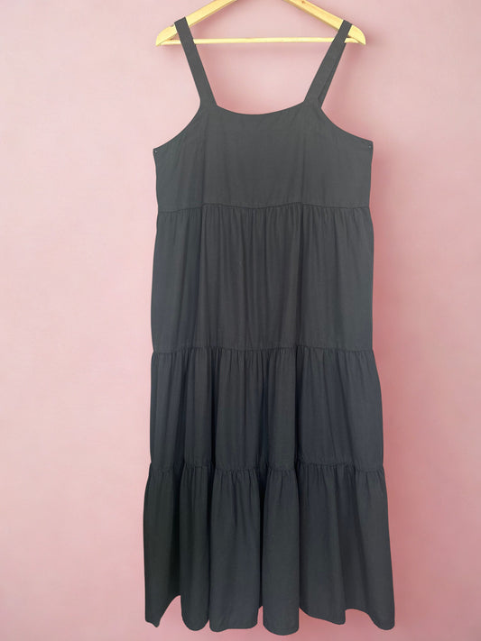 The Drop tier dress (L)