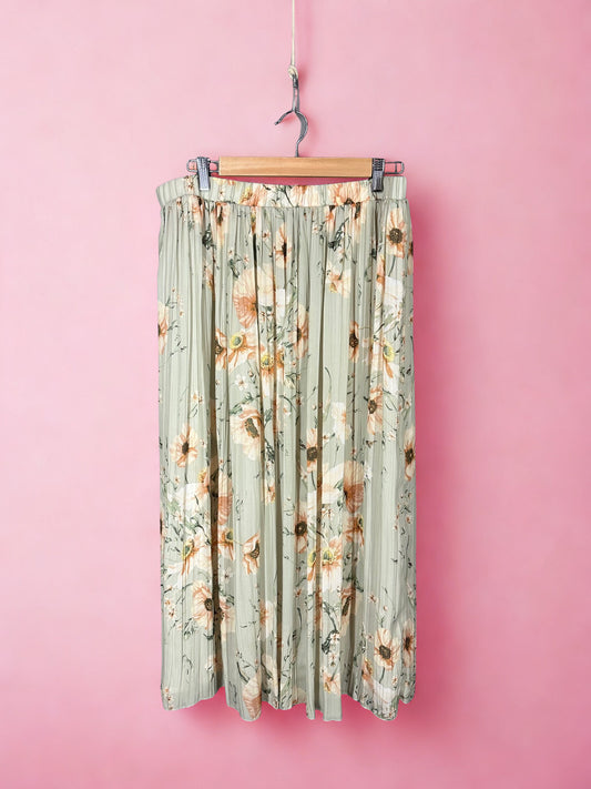 H&M pleated skirt (L)