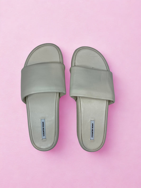 Country Road Remi Flatform slides (11)