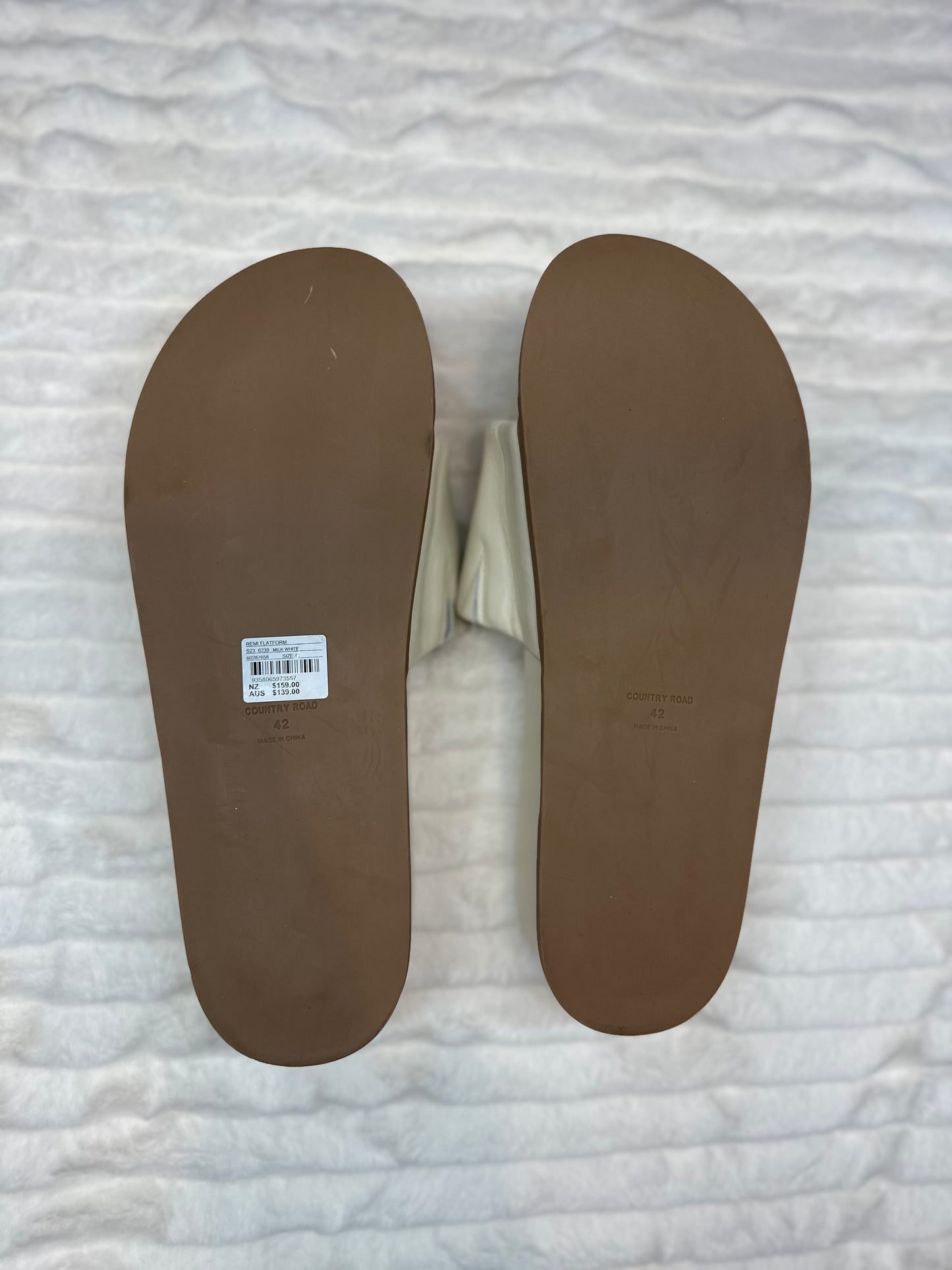 Country Road Remi Flatform slides (11)